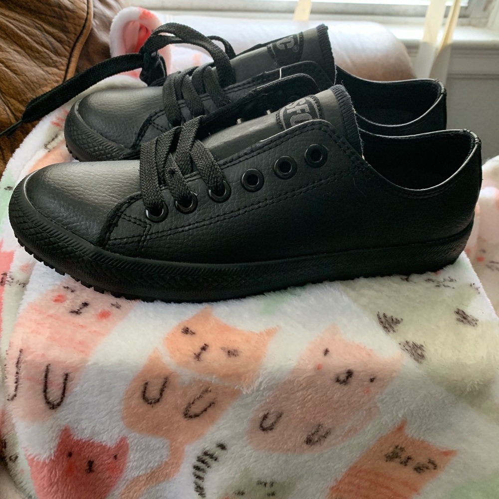Shoes For Crews SFC leather nonslip converse 6.5 7